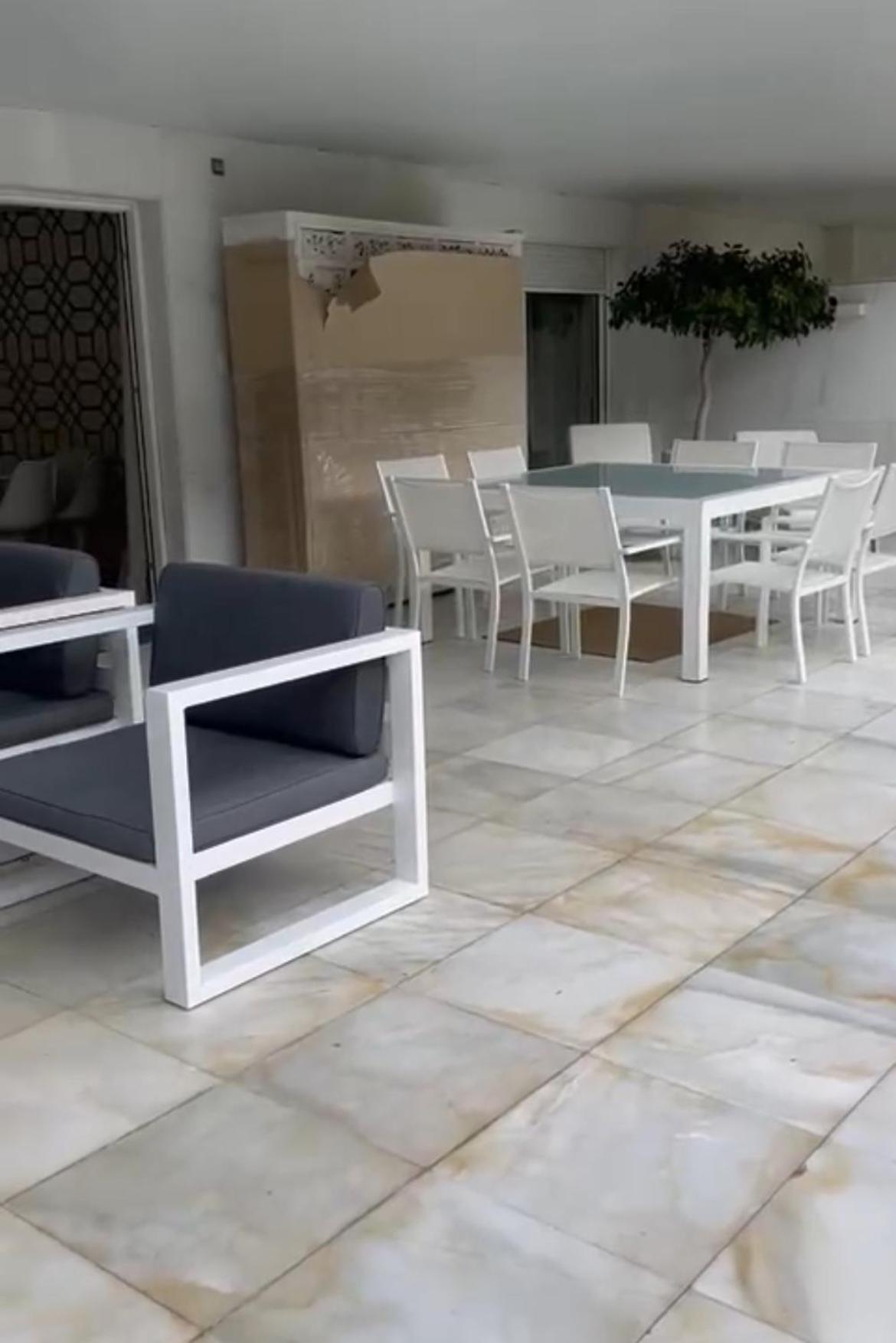 Three Bedroom Puerto Banus Apartment Marbella
